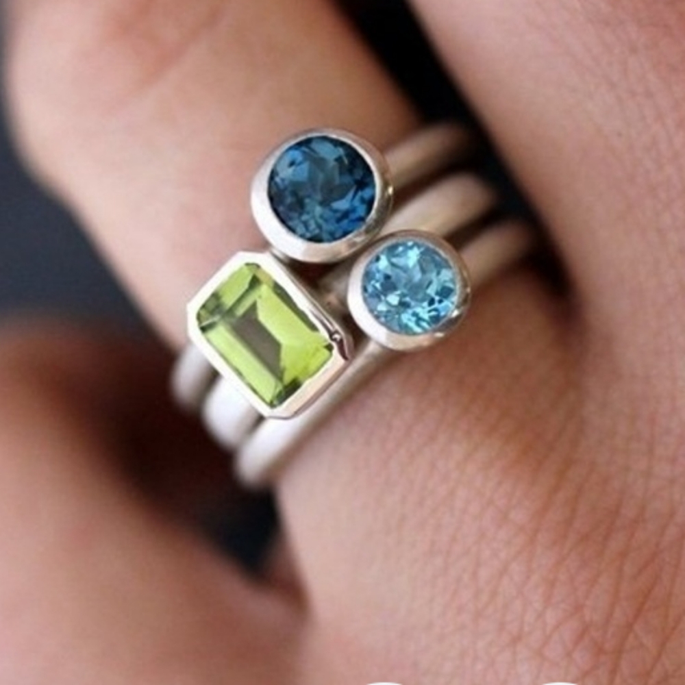 NWT GEMSTONE STACKABLE RINGS SET